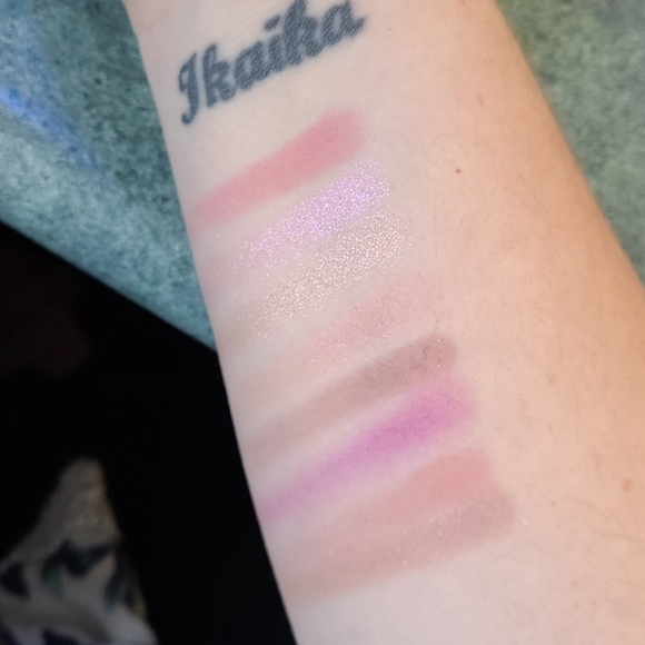 Venus III Eyeshadow Pallette - Picture 3 of 3